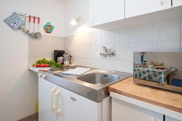 Family Apart Daire, 1 Çift Kişilik Yatak ve Çekyat, Bahçeli (Apartman Brankica 3 Island Krk)