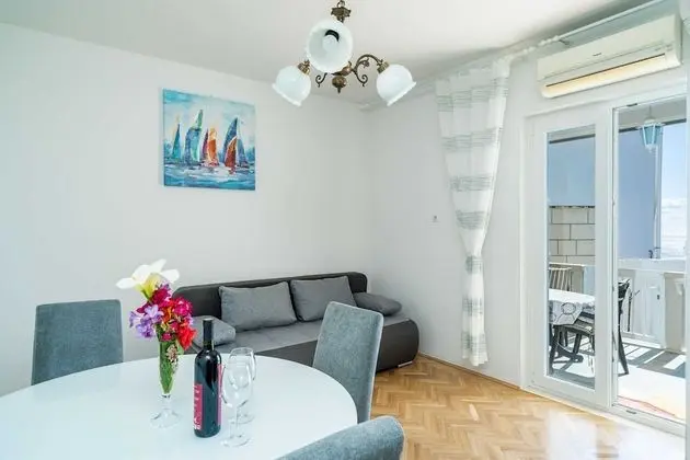 Apart Daire (Three-Bedroom Apartment)