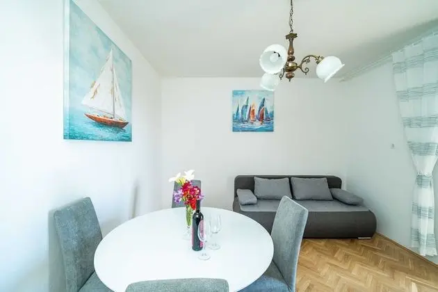 Apart Daire (Three-Bedroom Apartment)