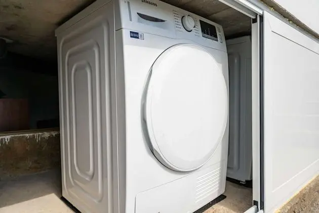 Apart Daire (Three-Bedroom Apartment)