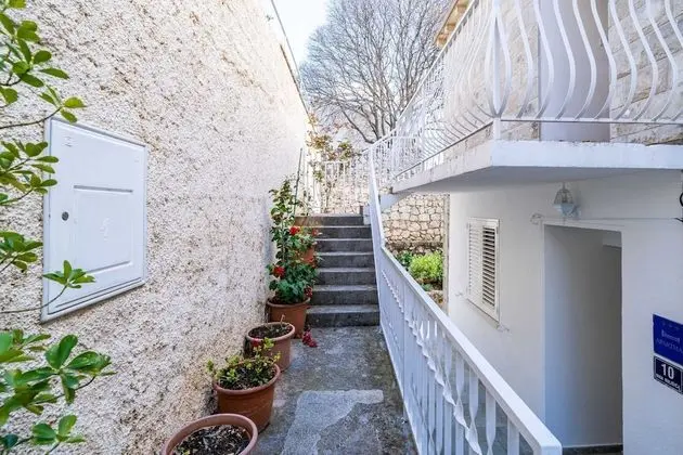 Apart Daire (Three-Bedroom Apartment)