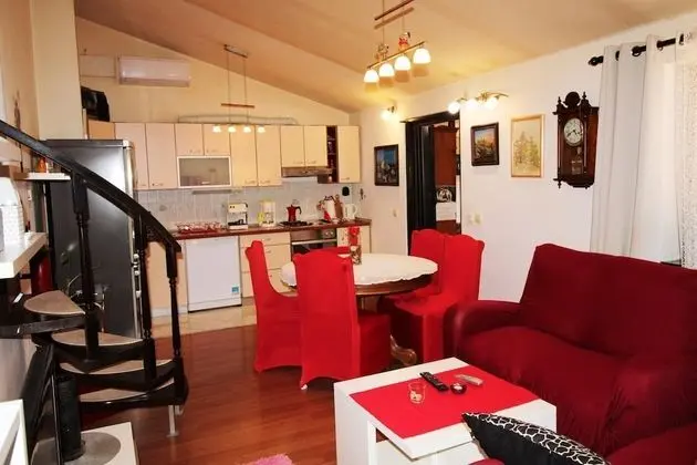 Comfort Apart Daire, 3 Yatak Odası, Balkon, Avlu Manzaralı