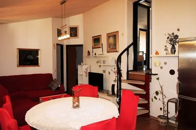 Comfort Apart Daire, 3 Yatak Odası, Balkon, Avlu Manzaralı