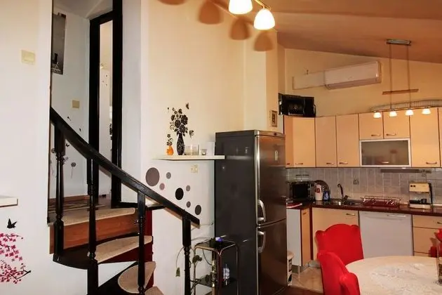 Comfort Apart Daire, 3 Yatak Odası, Balkon, Avlu Manzaralı