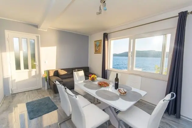 Apart Daire, Deniz Manzaralı