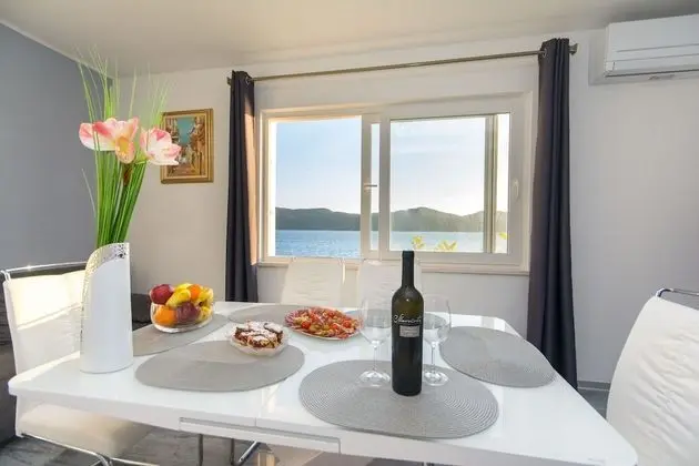 Apart Daire, Deniz Manzaralı