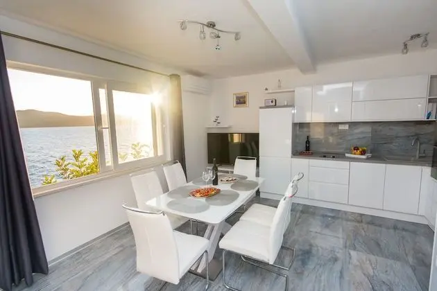 Apart Daire, Deniz Manzaralı