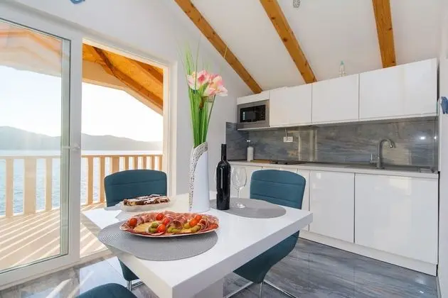 Stüdyo, Deniz Manzaralı