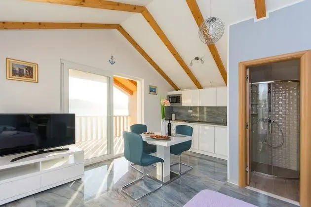 Stüdyo, Deniz Manzaralı