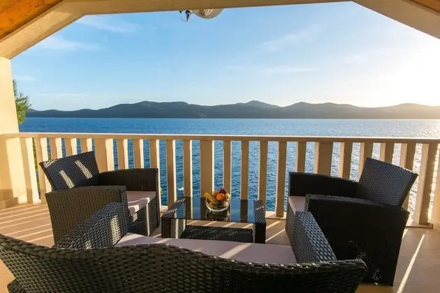 Stüdyo, Deniz Manzaralı