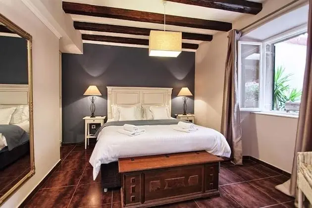 Comfort Apart Daire, Avlu Manzaralı