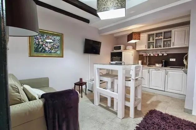 Comfort Apart Daire, Avlu Manzaralı
