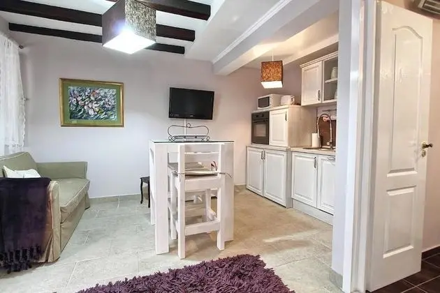 Comfort Apart Daire, Avlu Manzaralı