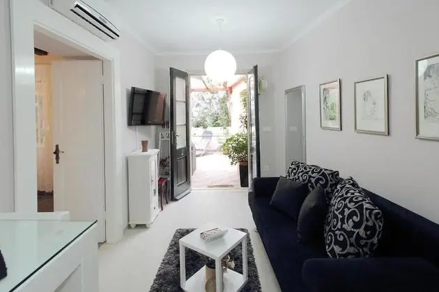 Comfort Apart Daire, Avlu Manzaralı