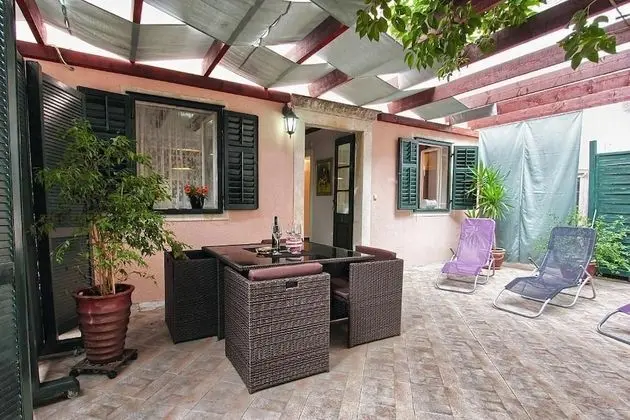 Comfort Apart Daire, Avlu Manzaralı
