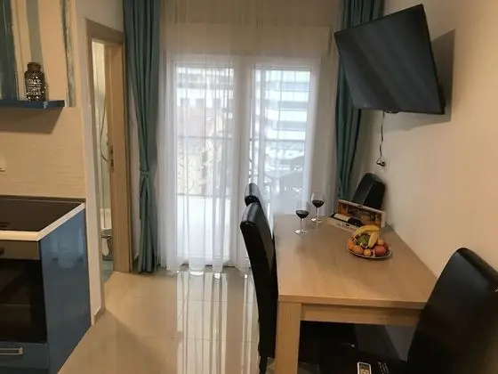 Luxury Apart Daire, Bahçe Manzaralı