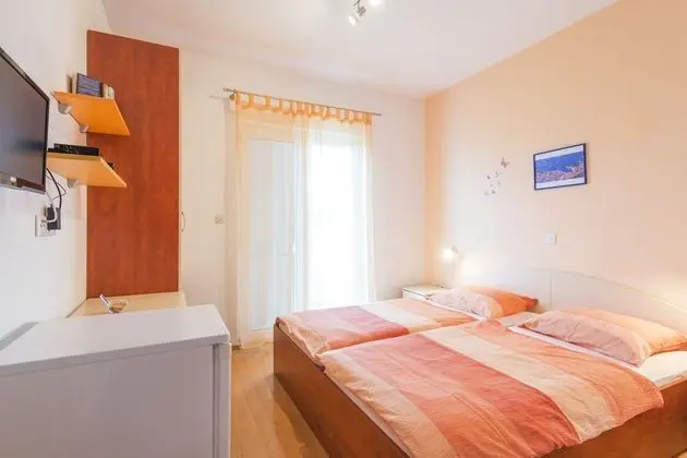 Basic Tek Büyük Yataklı Oda, 1 Yatak Odası, Kısmi Deniz Manzaralı