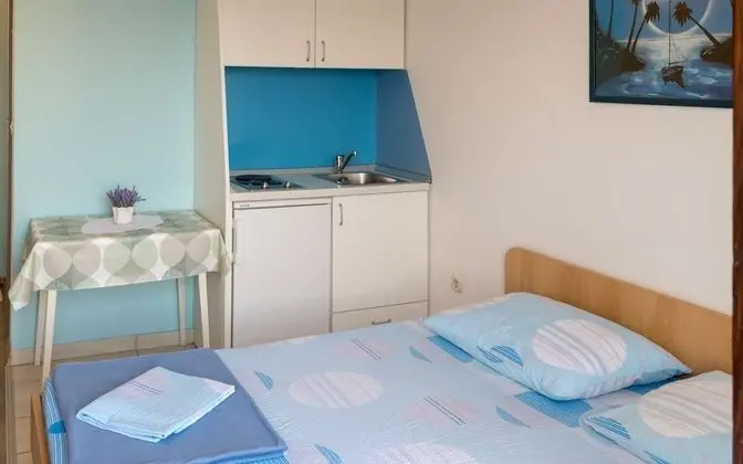Tek Büyük Yataklı Oda, Birden Çok Yatak, Sigara İçilebilir, Deniz Manzaralı (A8)
