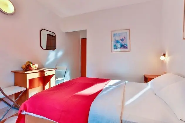 Economy Tek Büyük veya İki Ayrı Yataklı Oda