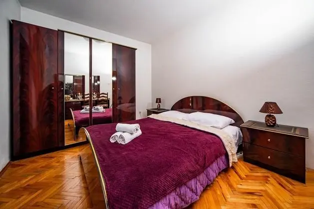 Tek Büyük Yataklı Oda, Ortak Banyo