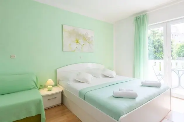 Stüdyo, Bahçe Manzaralı