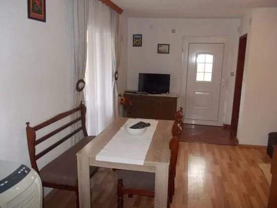 Comfort Apart Daire, Birden Çok Yatak, Bahçe Manzaralı