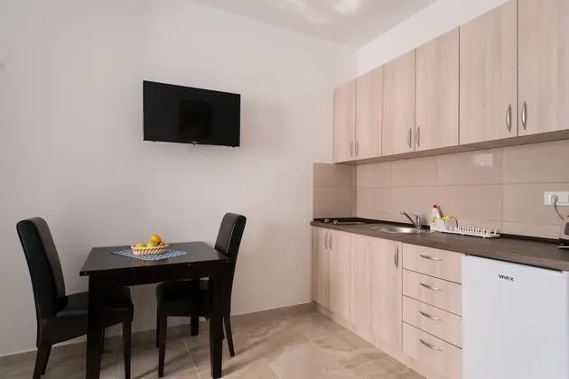 Basic Stüdyo, 1 Büyük (Queen) Boy Yatak, Bahçe Manzaralı