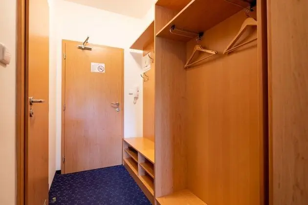 Üç Kişilik Oda, Balkon