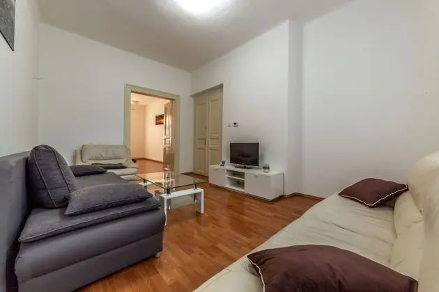 Apartment 4