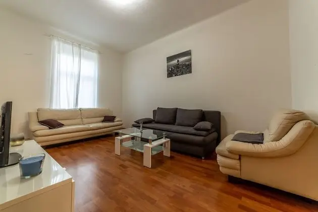 Apartment 4