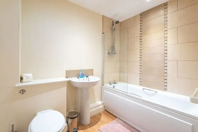 Apart Daire, Özel Banyo (11 Woodland Court)