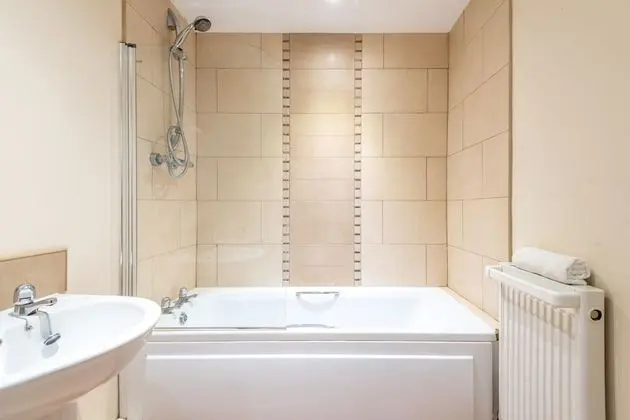 Apart Daire, Özel Banyo (11 Woodland Court)