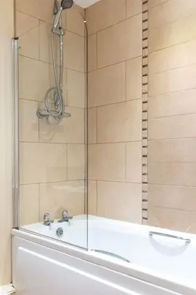 Apart Daire, Özel Banyo (11 Woodland Court)