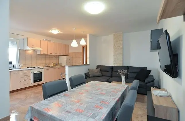 Standard Apart Daire, 3 Yatak Odası (436/1002)