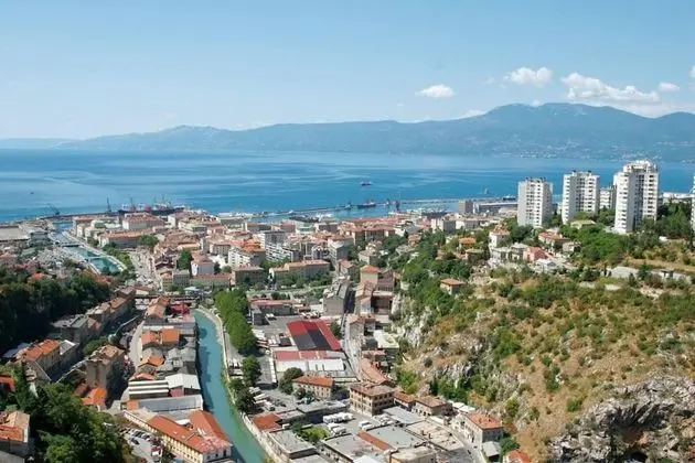 Apart Daire, 1 Büyük (Queen) Boy Yatak