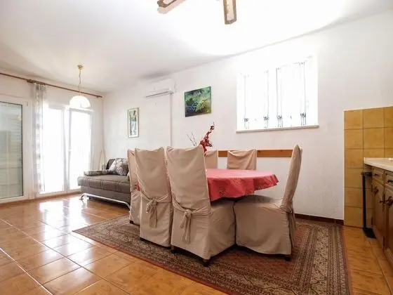 Standard Apart Daire, 3 Yatak Odası (692/1628)