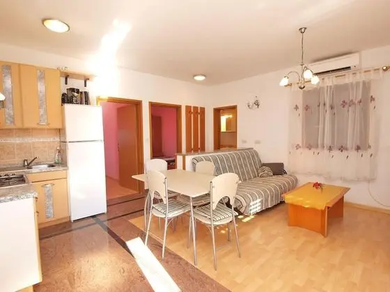 Standard Apart Daire, 2 Yatak Odası (879/2052)