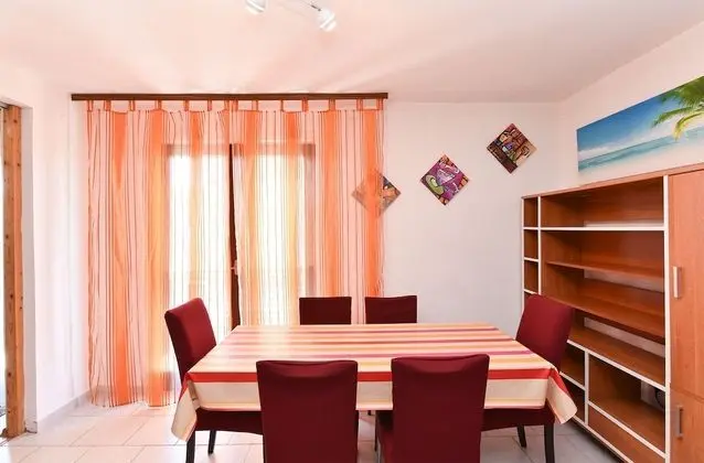 Standard Apart Daire, 5 Yatak Odası (925/2171)