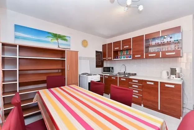 Standard Apart Daire, 5 Yatak Odası (925/2171)