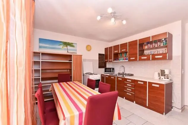 Standard Apart Daire, 5 Yatak Odası (925/2171)