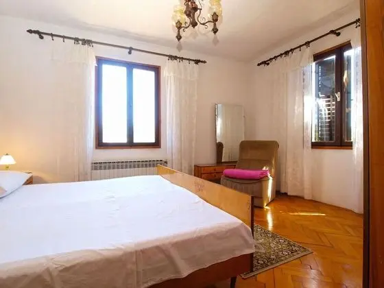 Standard Apart Daire, 3 Yatak Odası (939/2354)