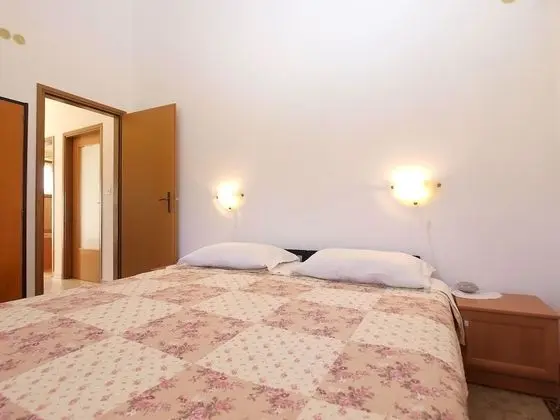 Standard Apart Daire, 2 Yatak Odası (950/2410)