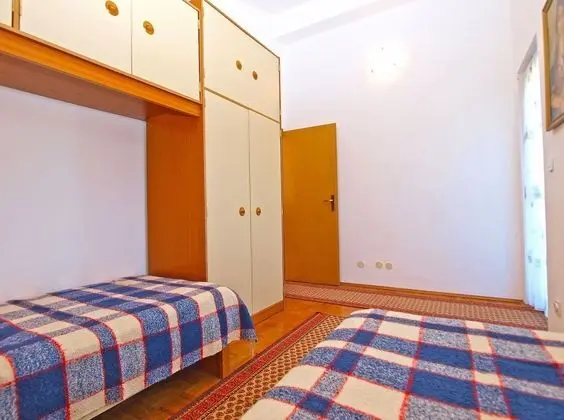 Standard Apart Daire, 2 Yatak Odası (950/2410)