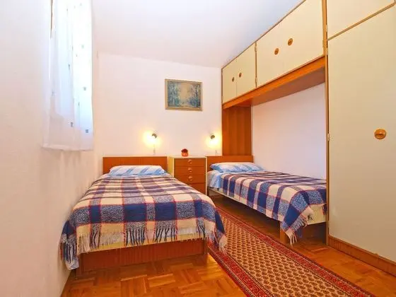 Standard Apart Daire, 2 Yatak Odası (950/2410)