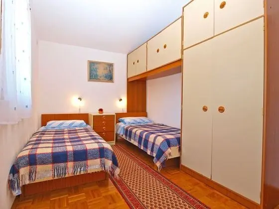 Standard Apart Daire, 2 Yatak Odası (950/2410)