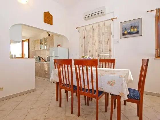 Standard Apart Daire, 2 Yatak Odası (950/2410)