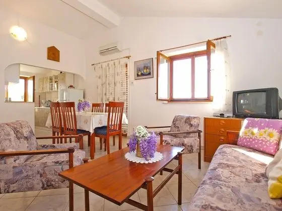 Standard Apart Daire, 2 Yatak Odası (950/2410)