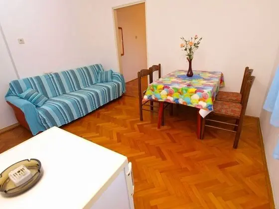 Standard Apart Daire, 1 Yatak Odası (977/2626)