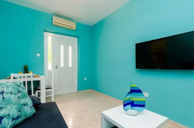 Apart Daire (One Bedroom Apartment with Terrace an)