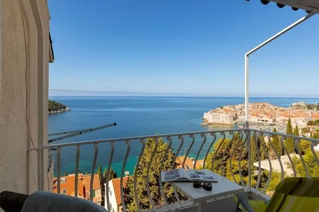 Apart Daire (One-Bedroom Apartment with Terrace)